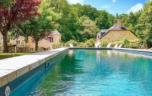 Image of 5 bedroom gorgeous home in Sarrazac
