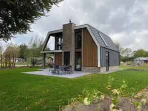 Image of Eco villa with 5 bedrooms and 2 bathrooms