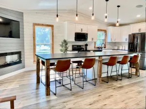 Image of 4 bedroom cottage with 2 indoor fireplaces