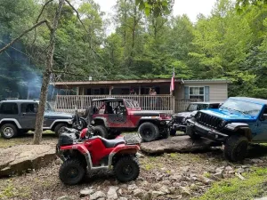 Image of Plum Crazy Appalachian Resort on ATV trail by Waterfalls, 17mi to Norris Lake.