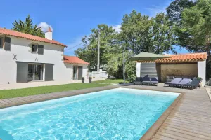 Image of Villa piscine etang et foret