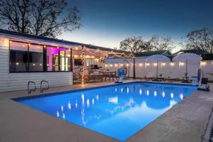 Image of Central Saint Pete•Pool•Gameroom\/Mini theatre•PutPut