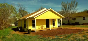 Image of La Casa Amarilla - a cozy home in Friendly Small Texan Town