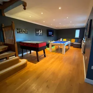 Image of Luxury 4-5 Bed Home with Games Room and Balcony