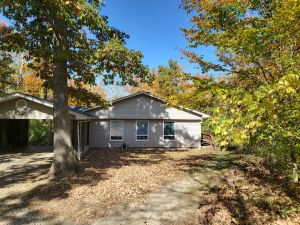 Image of Charming home on a beautiful wooded lot less than 1.5 miles from Miami's campus.