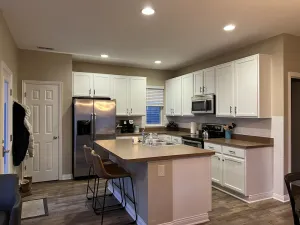 Image of LUXURY 3 BEDROOM W\/ PRIVAT OFFICE!
