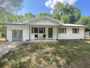 Image of Minutes from Mt trails & River - 3 Bedroom House - Sleeps 7