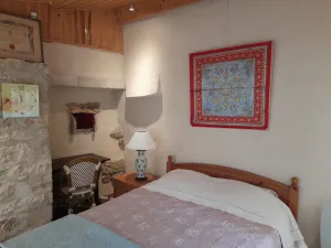 Image of Jardin - SPA - Cour du Prieure - sur 50 m2 - Chambre et Attenant le Patio +spa