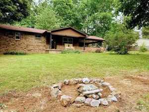Image of 3 bedroom 2 bath ranch style house on 5 acres.....