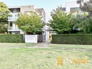 Image of Beige & Beautiful - 1bd 1bth Apt - Close to ANU