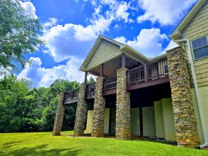 Image of MOUNTAIN CABIN IN EAST TENNESSE
