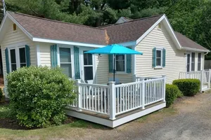 Image of cutie Lakefront Cottage with private beach