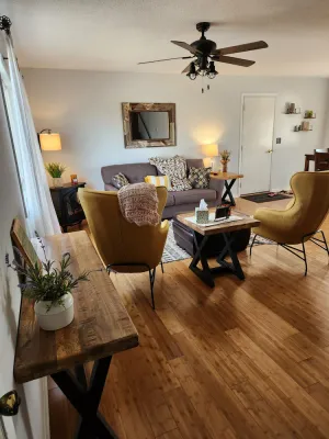 Image of Adorable house close to the airport!