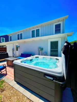 Image of NEW! Hot Tub! Short Walk to Sheridan Beach. Free Parking!