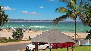 Image of 208 Marine Parade - Snapper Rocks \/ Rainbow Bay Beachfront