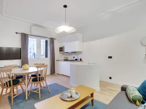 Image of Pick A Flat's Apartment in Neuilly sur Seine - Avenue Charles de Gaulle