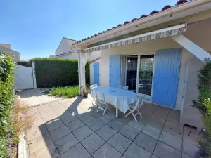 Image of Charmante Maisonnette avec Piscine à Proximité du Lac et des Plages de Saint-Palais-sur-Mer - FR-1-550-80