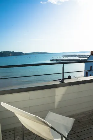 Image of Quiet top floor flat with sea view