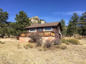 Image of Odessa Gorge Cabin - 1 bedroom cabin - great views and summer pool