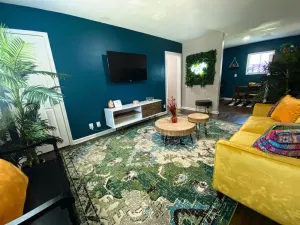 Image of Bohemian Hideaway: 2 bed\/1 bath. 2 mins from ATL!