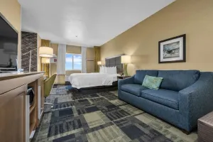 Image of Convenient Location! Minutes to Nut Tree Family Park, Free Onsite Parking