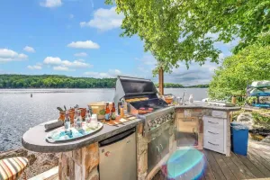 Image of Lakefront + Views + 5 Bdrm + Kayaks + Out. Kitchen