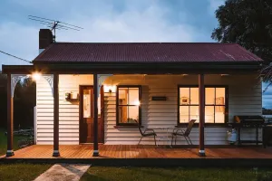 Image of Sunset Cottage By The Bay Pet Friendly