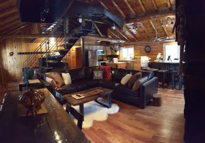 Image of BEAUTIFUL Log Cabin Retreat * Outdoor Activities * Snowmobile * Hike * ATV *