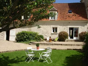 Image of LA CLOSERIE DE L'OURCQ Spacious cottage with enclosed garden.