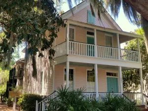 Image of Just 2 mi. to Parris Island & Beaufort, Walk to Beach & Shops - Sleeps 6 - Wi-FI