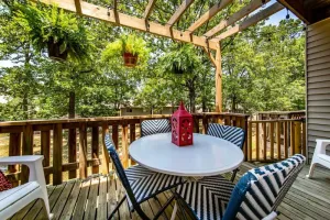 Image of Fairfield Bay Gem w\/ pool access and 4 Mi to Lake.