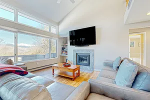 Image of Mountain view retreat with fast WiFi, washer\/dryer, & central AC