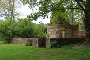 Image of cottage in the countryside for 2 people with swimming pool jacuzzi and sauna