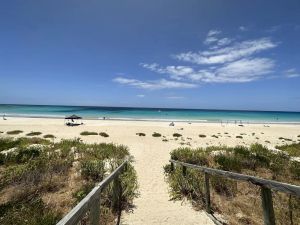 Image of Eagle Bay holiday home very close to beach