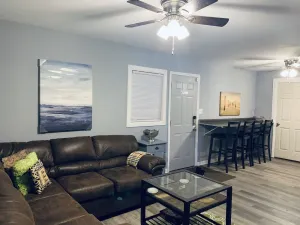 Image of Newly renovated cozy 1090 sq feet brick house.  <br>Free WiFi, cable TV, parking.
