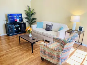 Image of Ocean View! Lovely 1BD\/1BA + Free Parking & Pool