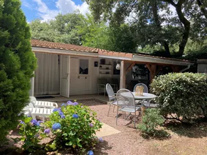 Image of Chalet-dordogne B10 camping Château Le Verdoyer - Champs Romain, Dordogne