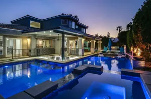 Image of Luxurious desert Oasis