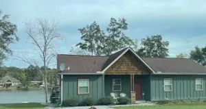 Image of Cute and Cozy Lakehouse