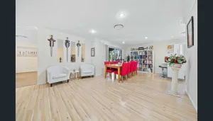 Image of Sleeps 10, 2 bathroom Kitchens ,Central to Brisbane Gold C & Theme parks Views