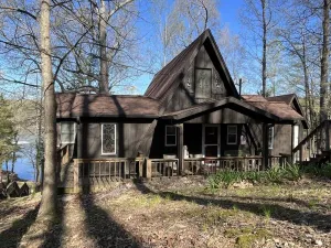 Image of Gorgeous A-frame on Lake Barkley cove: private dock, fire pit, pets ok