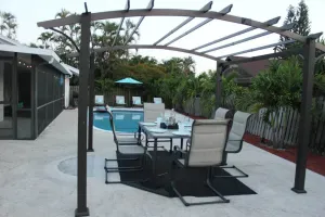 Image of 2900sf 4br 2 bath sleeps 10 Heated Pool 4mi to Beach