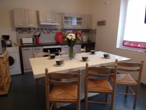 Image of Stunning Renovated Village House with Modern Decor, Family-Friendly, Near Attractions