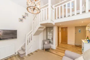 Image of Stand alone Mini house, close to city centre, next to Jesmond Dene house hotel.