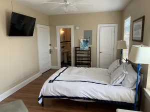 Image of Apartment center center