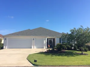 Image of 3-Bedroom Retreat near Brownwood Paddock Park: Your Ideal Villages Getaway