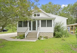 Image of Crepe Myrtle Cottage - Nothing but Southern Charm and Hospitality.
