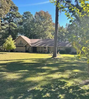Image of Luxury 4BR Home on Bringle Lake Trail