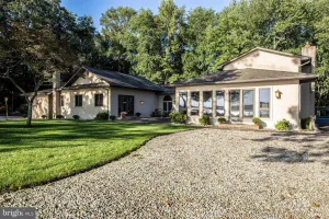 Image of Gorgeous, Cozy Villa with breathtaking sunset views, river access and Hot Tub.