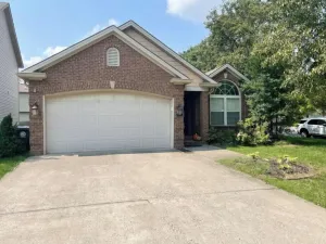 Image of Lovely 3 Bdrm Home w\/Free Parking Close to I-75!